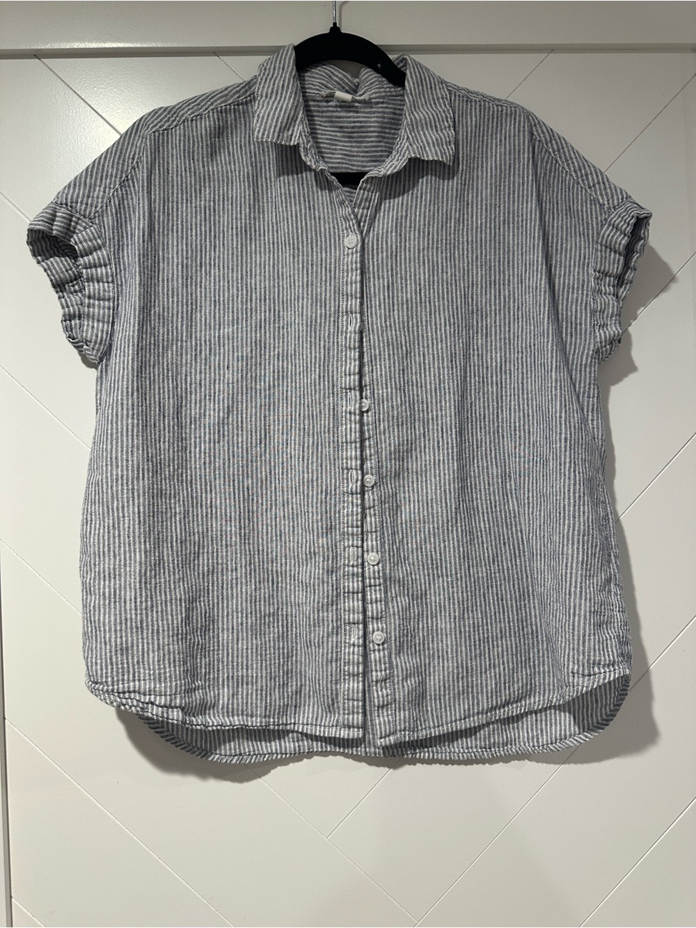 beachlunchlounge Short Sleeve Button-Down Top in Blue & White Stripe
